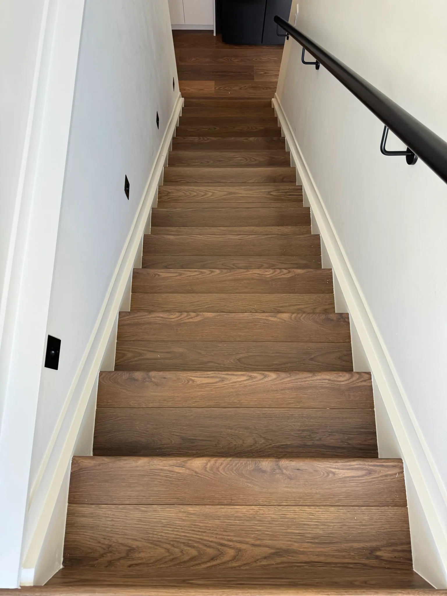 PK7086W-English Walnut Oak view 9
