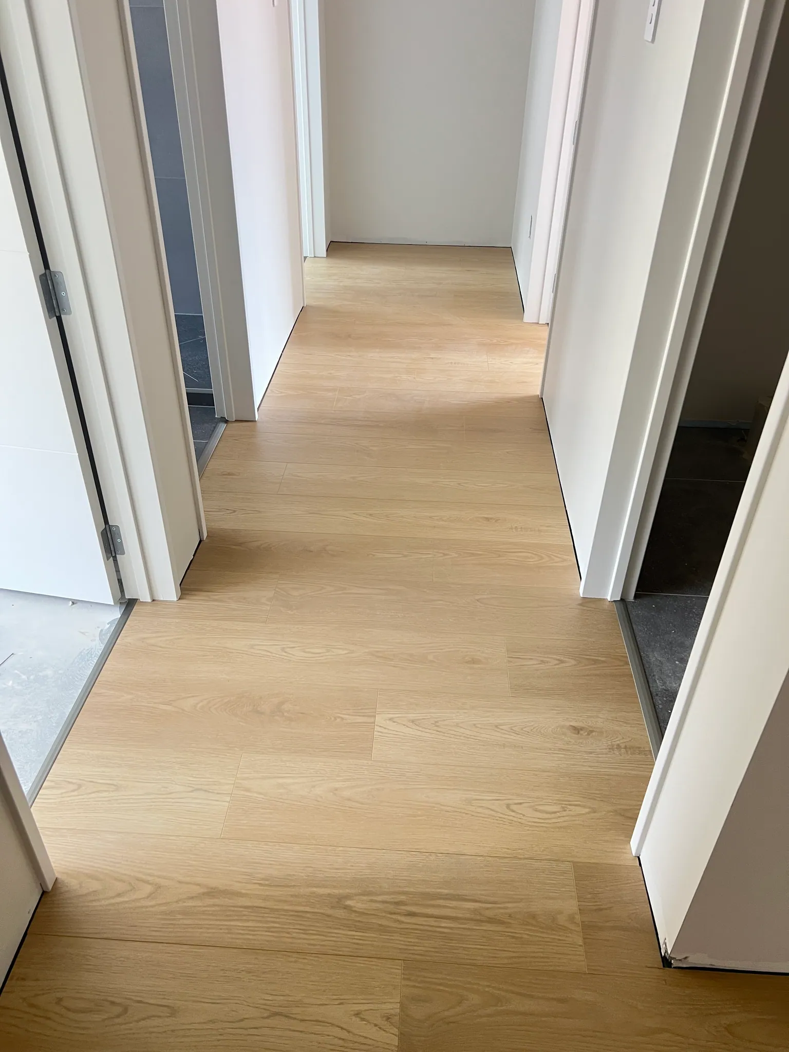 PK7089W-Natural Varnished Oak view 3