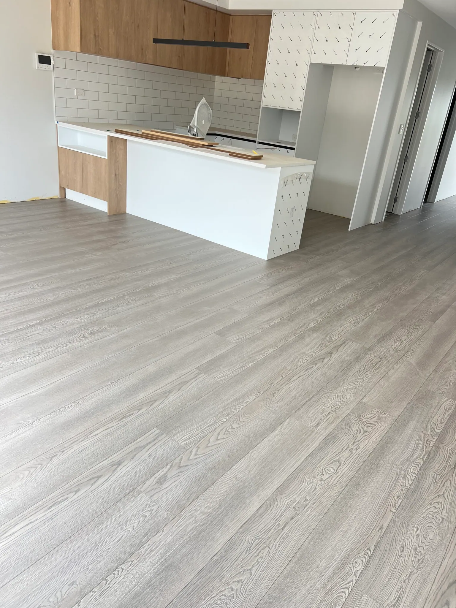 PK7092WP-Silver Sand Oak view 5