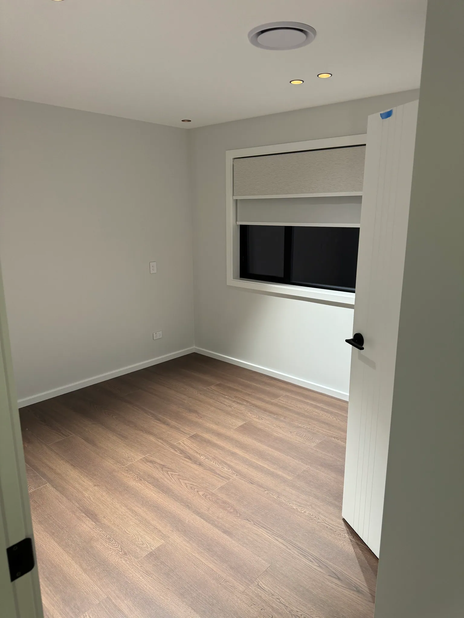 CLEARANCE!!   PK7094WP-Cocoa Oak-43m2 left, $28+gst per m2 view 5