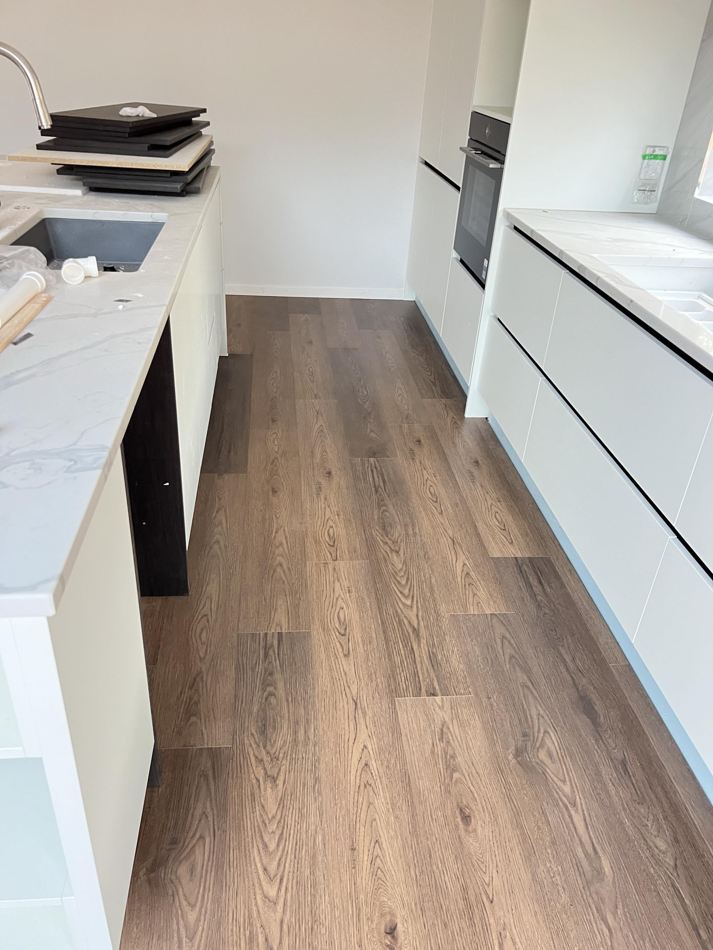 50688e655558fe73c90c1e47d7266fc 50688e655558fe73c90c1e47d7266fc Bring a touch of classic sophistication to your home with <strong>English Walnut Oak</strong>. Its rich walnut tones and detailed grain pattern exude elegance, making it a standout option for both traditional and contemporary designs. Designed with <strong>water-resistant flooring</strong> technology, it provides excellent protection against spills and moisture. Perfect for creating warm and inviting spaces, English Walnut Oak is a durable and stylish choice for <strong>laminate wood flooring</strong> enthusiasts.