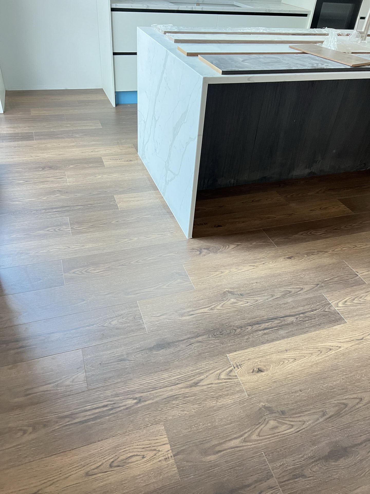 e5c292d4dddddb735e2f9bdf6464c35 e5c292d4dddddb735e2f9bdf6464c35 Bring a touch of classic sophistication to your home with <strong>English Walnut Oak</strong>. Its rich walnut tones and detailed grain pattern exude elegance, making it a standout option for both traditional and contemporary designs. Designed with <strong>water-resistant flooring</strong> technology, it provides excellent protection against spills and moisture. Perfect for creating warm and inviting spaces, English Walnut Oak is a durable and stylish choice for <strong>laminate wood flooring</strong> enthusiasts.