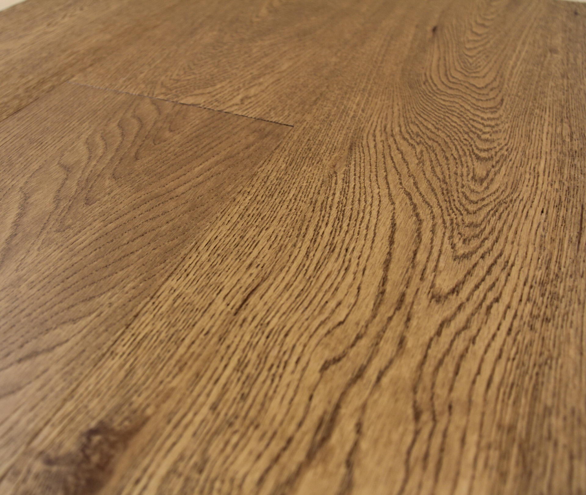 oak-yellowstone02 oak yellowstone02 scaled <strong>Oak Yellowstone Engineered Hardwood Flooring</strong> Bring the rustic charm of nature indoors with Oak Yellowstone, an engineered hardwood flooring that mirrors the raw beauty of the great outdoors. Its natural, earthy tones provide a sturdy and inviting atmosphere, suitable for any room. Engineered to resist heavy foot traffic, Oak Yellowstone is an excellent choice for both residential and commercial spaces. Its authentic wood finish and strong construction make it a practical yet beautiful flooring solution.